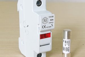 Cách kiểm tra và thay thế cầu chì bị hỏng trong mạch điện