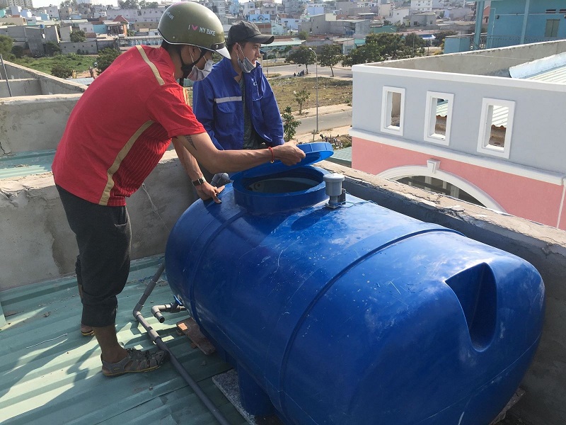 Sửa chữa bể chứa nước bị rò rỉ hoặc hỏng